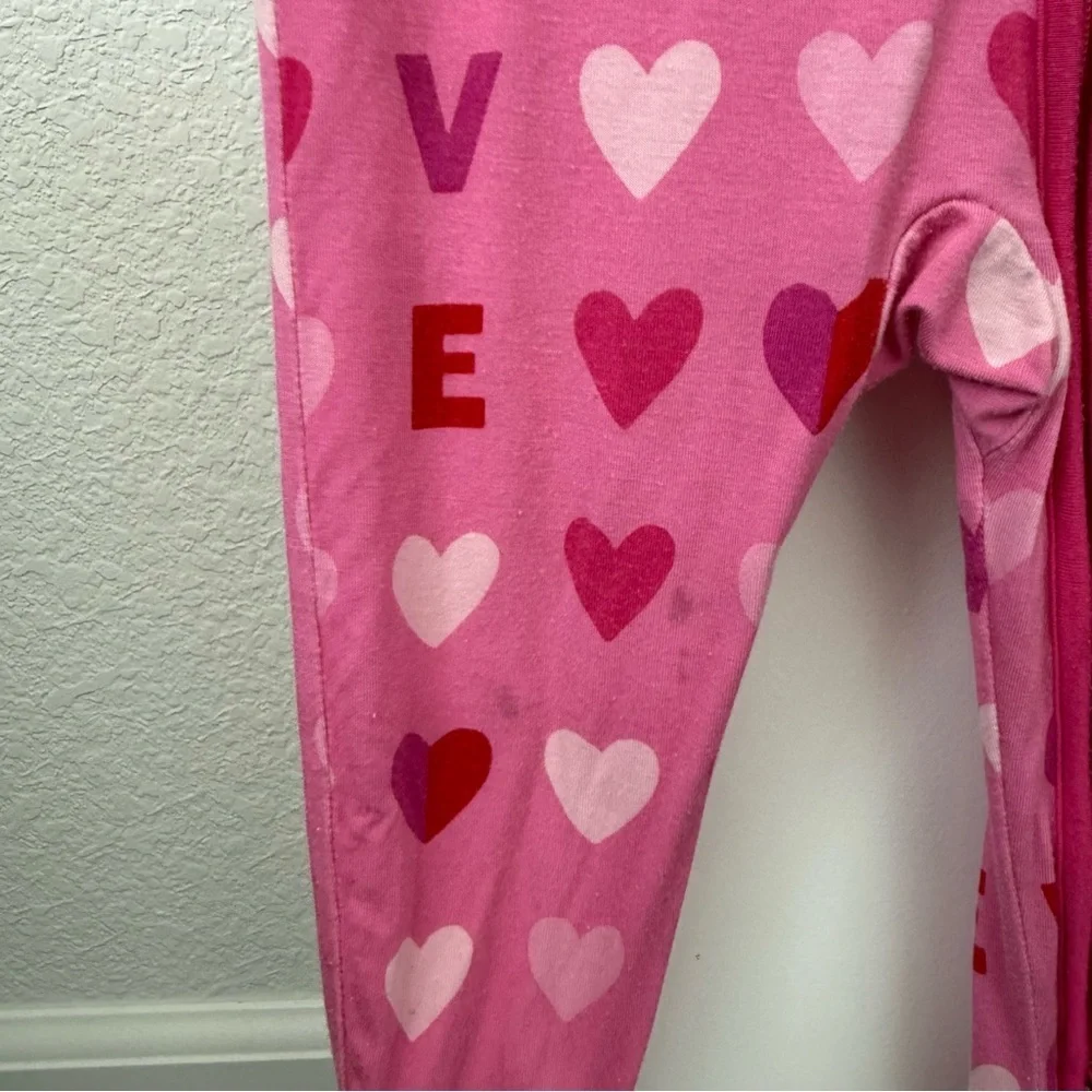 Little Sleepies- Valentines Day Zippy 6-12